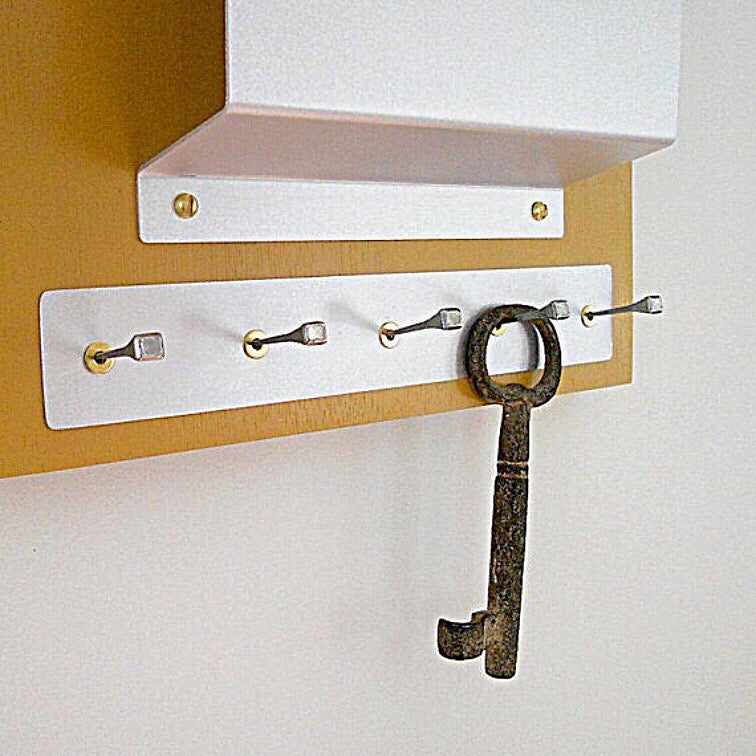 mail holder